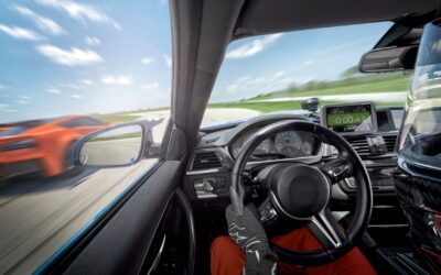 Garmin presenta Catalyst™, un impresionante dispositivo de rendimiento para conducción de automóviles deportivos en circuito